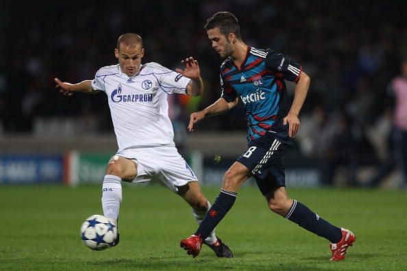 <a href='https://www.sportskeeda.com/player/miralem-pjanic/' target='_blank' rel='noopener noreferrer'>Miralem Pjanic</a> (R) during his time with Lyon